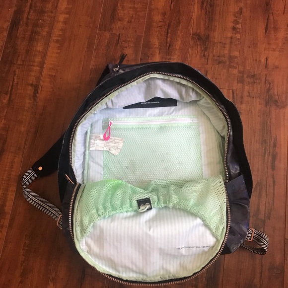 do lululemon orders come with a bag